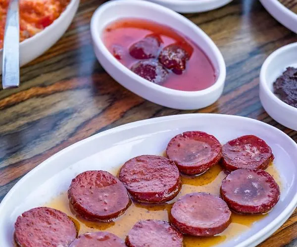 Bombien Yalıkavak Otel *